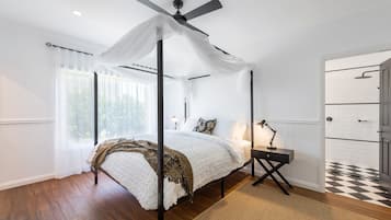 3 bedrooms, iron/ironing board, bed sheets