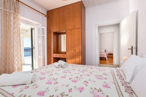 2 عدّة غرف نوم وخزنة داخل الغرفة ومكواة/لوح كي وواي فاي مجانًا