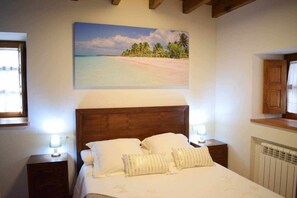 5 dormitorios, tabla de planchar con plancha, wifi y ropa de cama