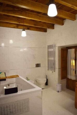 Hair dryer, towels