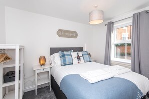 4 bedrooms, iron/ironing board, free WiFi, bed sheets - Toast Lettings | Kirkwood Drive, a 4 bedroom townhouse close to Durham City (Durham)