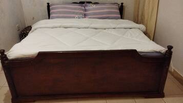 2 bedrooms, iron/ironing board, free WiFi