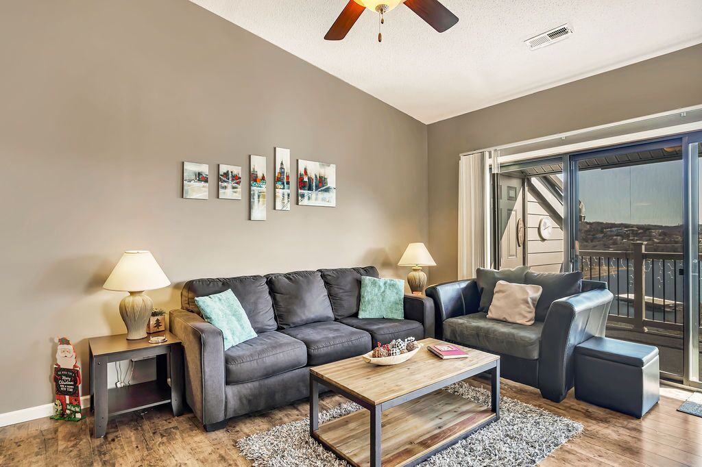 Een televisie en een dvd-speler