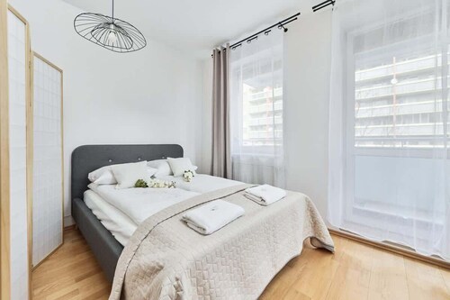 Spacious Studio with Balcony | Quiet Neighborhood | Close to Park