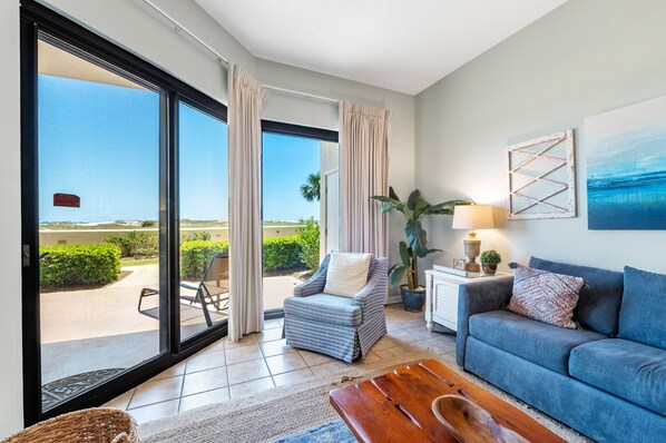 Télévision à écran plat, lecteur de DVD