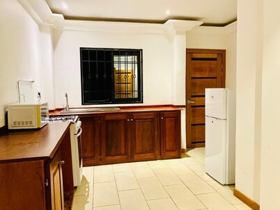 Spacious 2 Bedroom Apartment 10min to Stade Limbe, with Sea view.