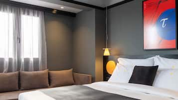 Minibar, in-room safe, individually decorated, individually furnished