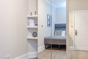 1 bedroom, WiFi, bed sheets - Luxury Studio Apartment in Kensington (London)