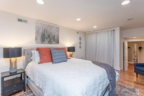 2 bedrooms, WiFi, bed sheets