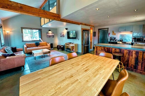 Chic Mountain Home in Driggs, Near Grand Targhee w/Hot Tub