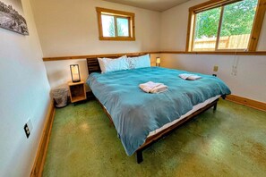 4 bedrooms, iron/ironing board, free WiFi, bed sheets