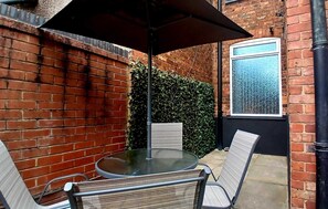 Studio, salle de bains attenante (Secretariat) | Terrasse/Patio