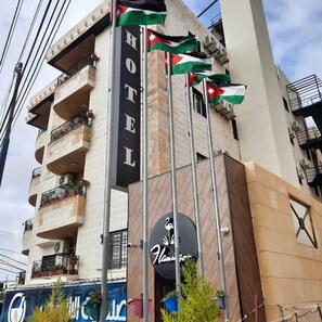 Front of property - FLAMINGO HOTEL IRBID (Irbid)