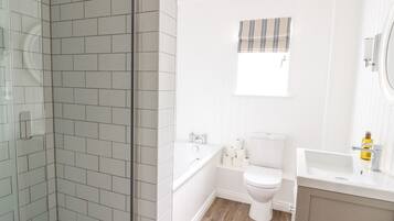 Cottage | Bathroom | Shower