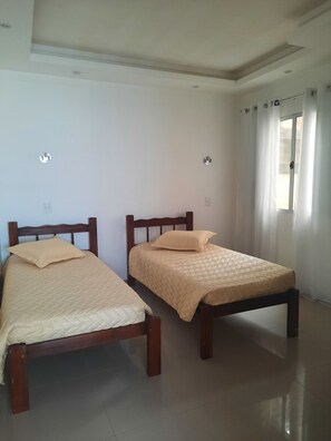 1 quarto, Wi-Fi de cortesia, roupa de cama