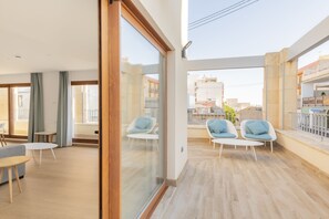 Premium Studio, 1 Queen Bed with Sofa bed, Pool Access, City View (Terrace) | Terrace/patio - Odyssey Rooms (Alicante)