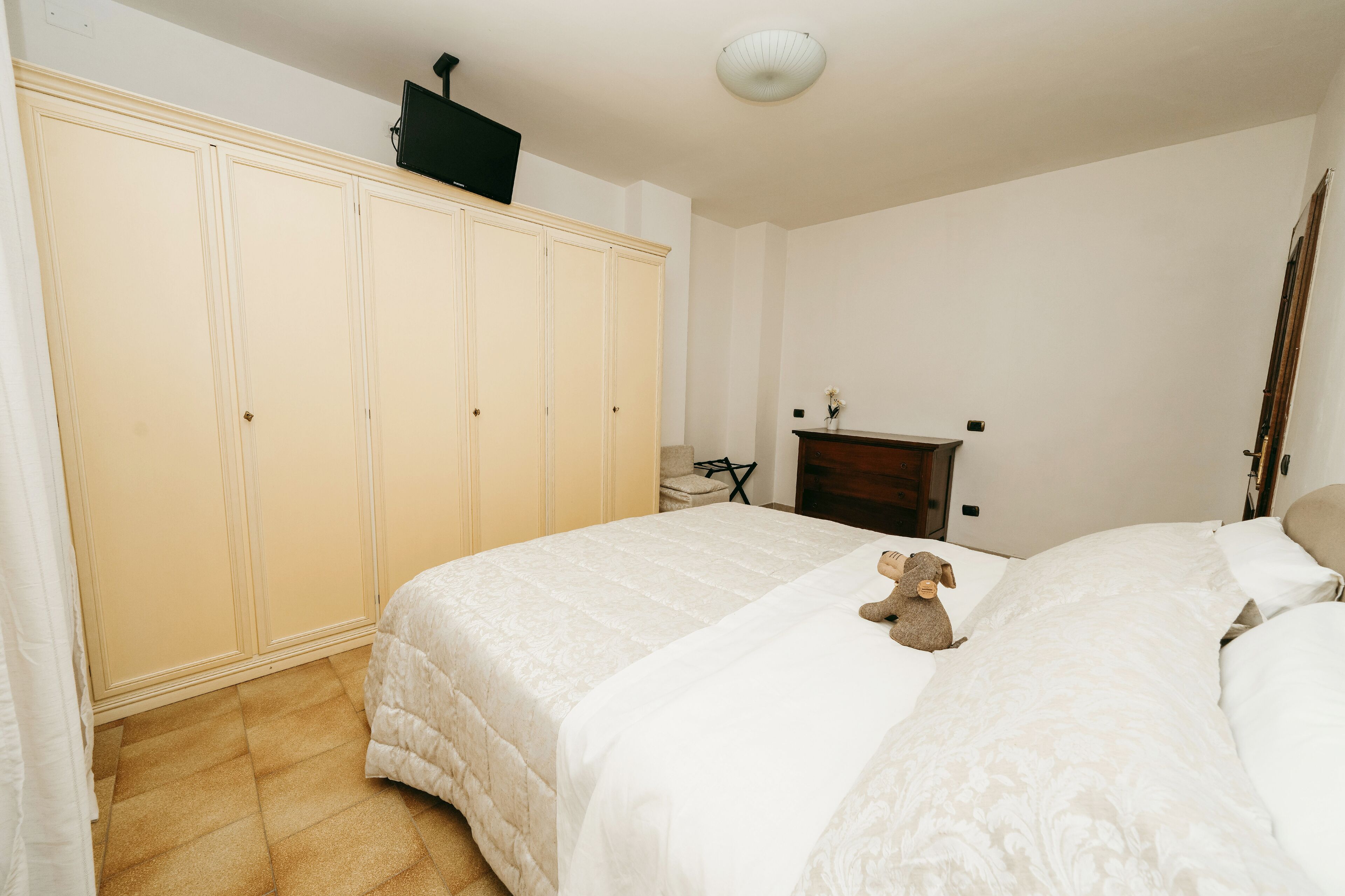 1 bedroom, in-room safe, desk, WiFi