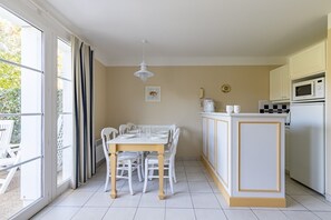 Dining - House for 6 -Pool - Port Bourgenay (Talmont-Saint-Hilaire)