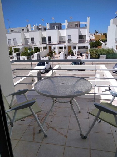 Stunning 3 Bed Townhouse, 5min walk from the beach.