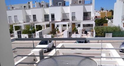 Stunning 3 Bed Townhouse, 5min walk from the beach.