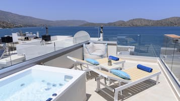 Junior Suite Sea View Outdoor Jaccuzzi | Terraza o patio