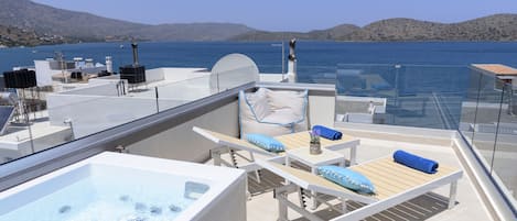 Junior Suite Sea View Outdoor Jaccuzzi | Terraza o patio
