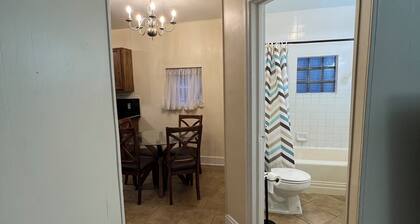 Harlan, KY Modern Private Guesthouse 302 Historic Downtown (Vela's Villas)