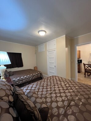 2 Schlafzimmer, Bügeleisen/Bügelbrett, Internetzugang, Bettwäsche