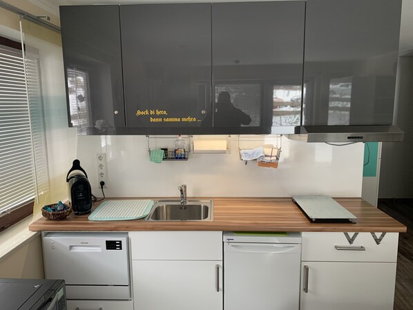 Kühlschrank, Ofen, Herdplatte, Geschirrspüler