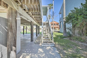 Property grounds - Family-Friendly South Padre Island Escape w/ Grill (South Padre Island)