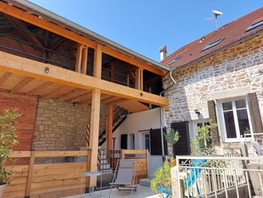 المنشأة من الخارج