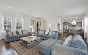 Smart TV - Beach Heaven – 2 Kings – Golf Cart – 4 Bikes – Resort Pool (Santa Rosa Beach)