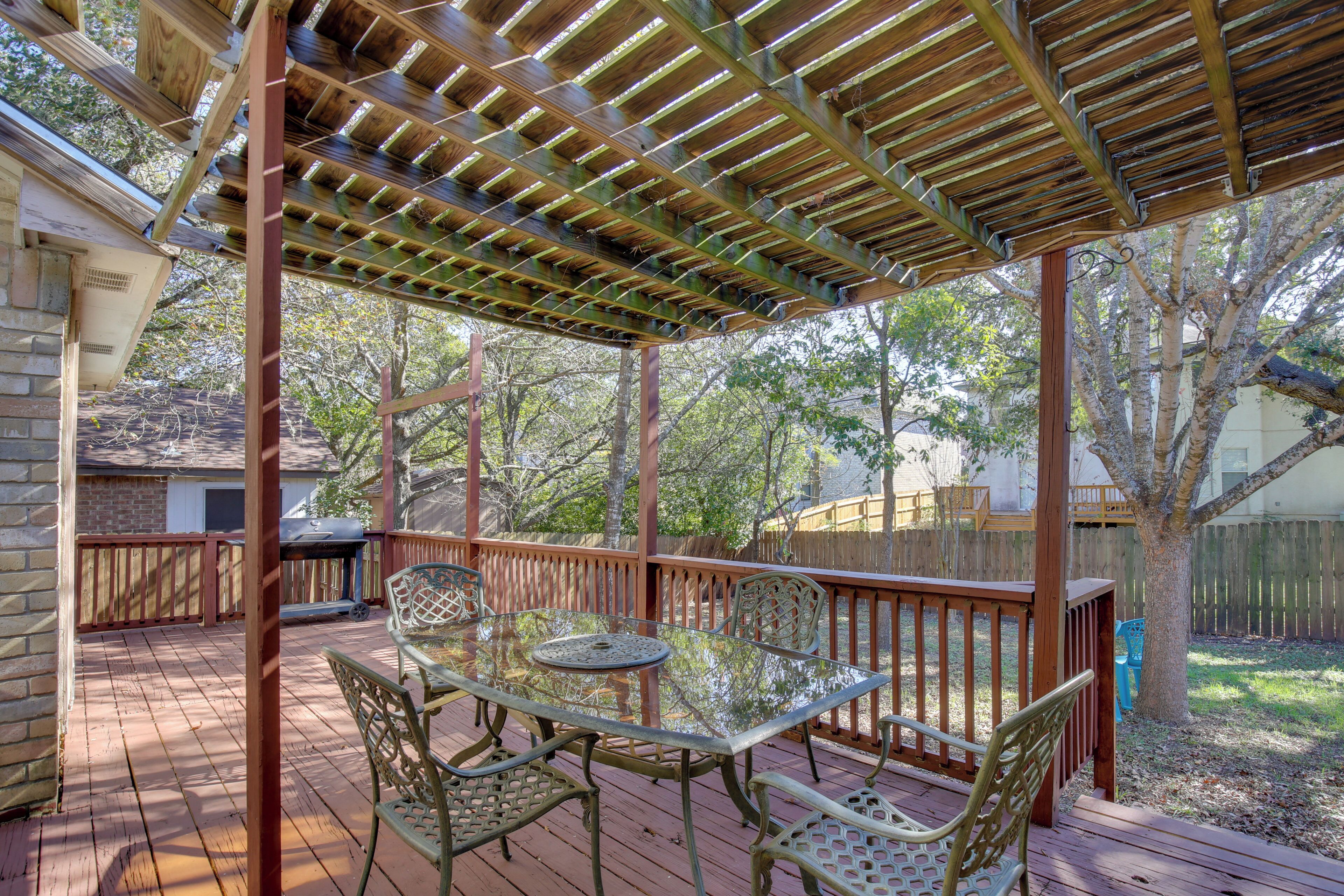 San Antonio Abode w/ Spacious Backyard & Deck