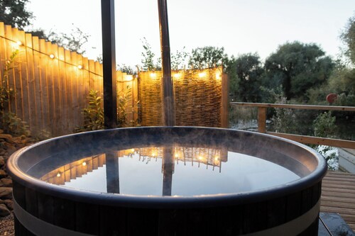 The Shepherds Hut at Bridge Lake Farm & Fishery