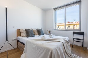 2 chambres, fer et planche à repasser, Wi-Fi gratuit, draps fournis