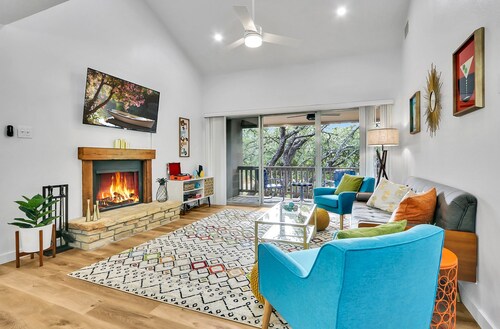 Groovy Getaway | Lake Access, Pool, Tennis, 72-Hr Boat Parking