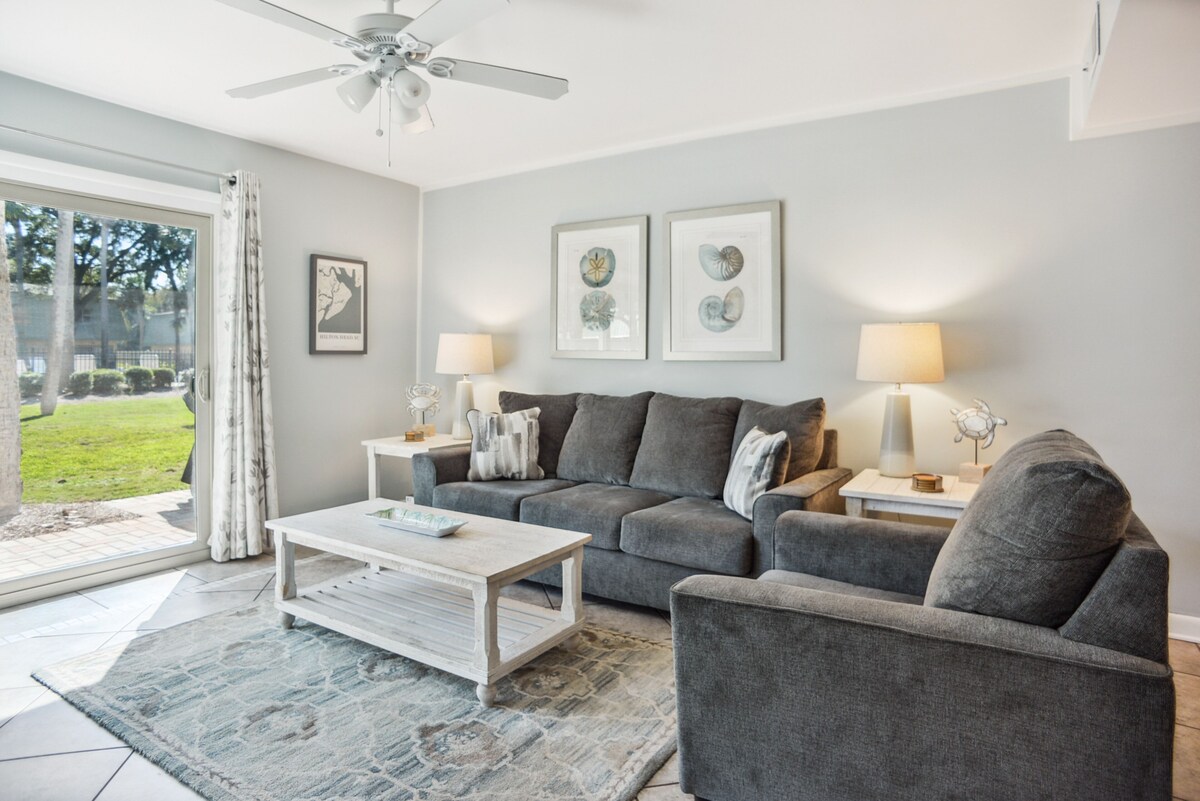 Forest Beach Townhome - Pet Friendly - 1 Block from the Beach