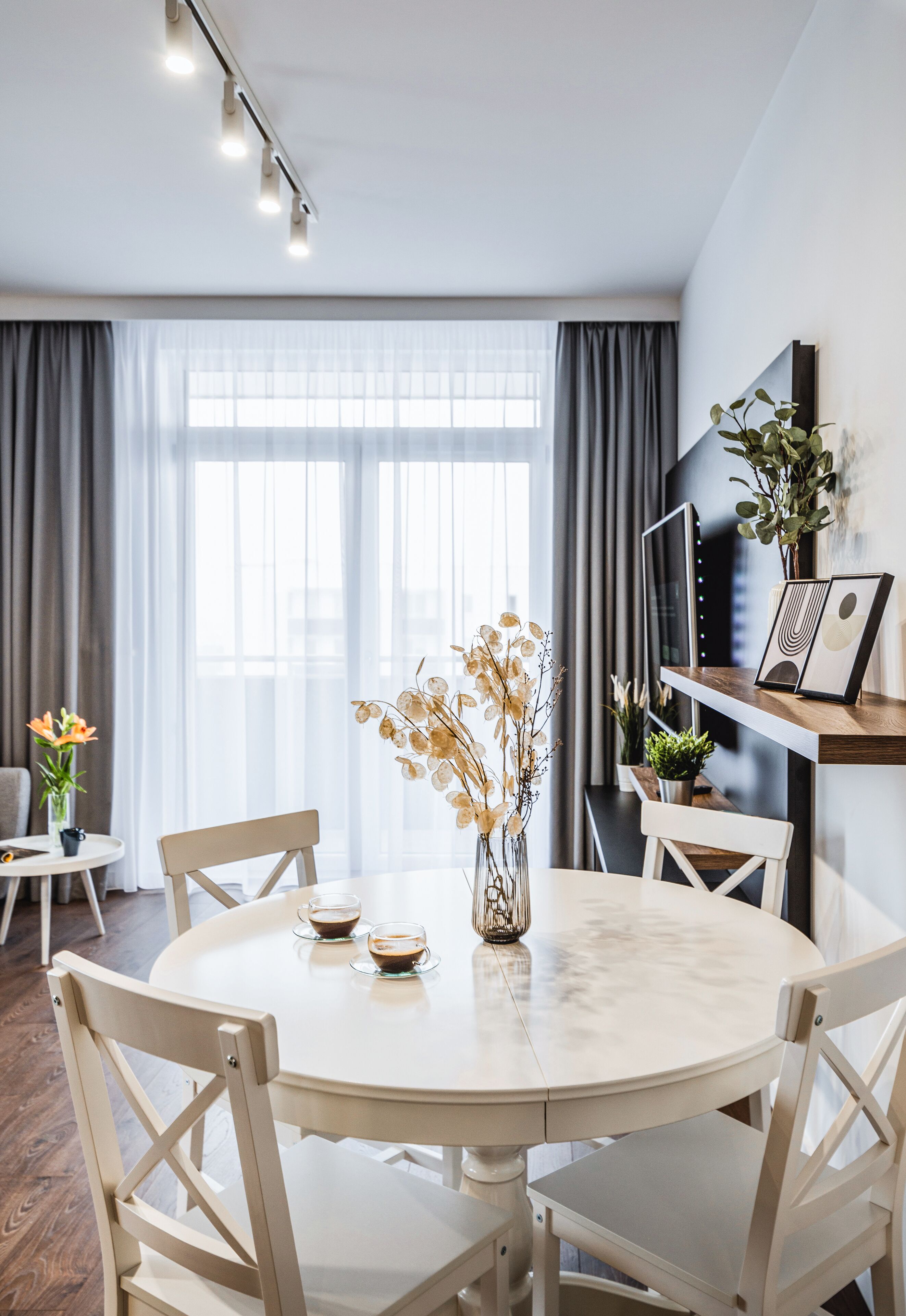 Deluxe-Apartment, 2 Schlafzimmer, Terrasse, Stadtblick | Essbereich im Zimmer