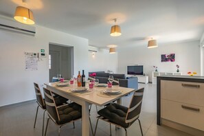 Dining - Beautiful villa with the view of the beautiful Brijuni Islands. (Galizana)