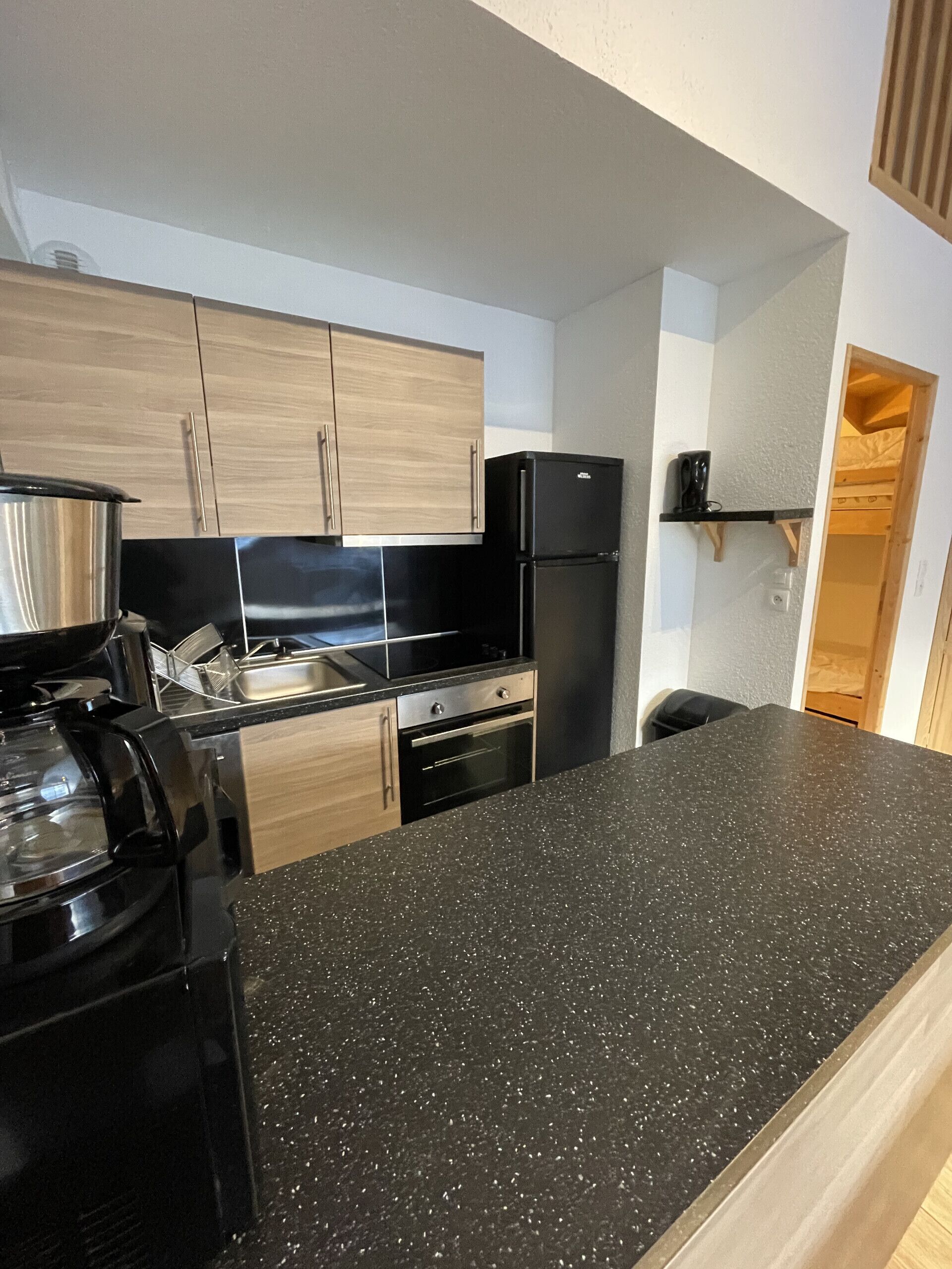 Réfrigérateur, micro-ondes, four, lave-vaisselle