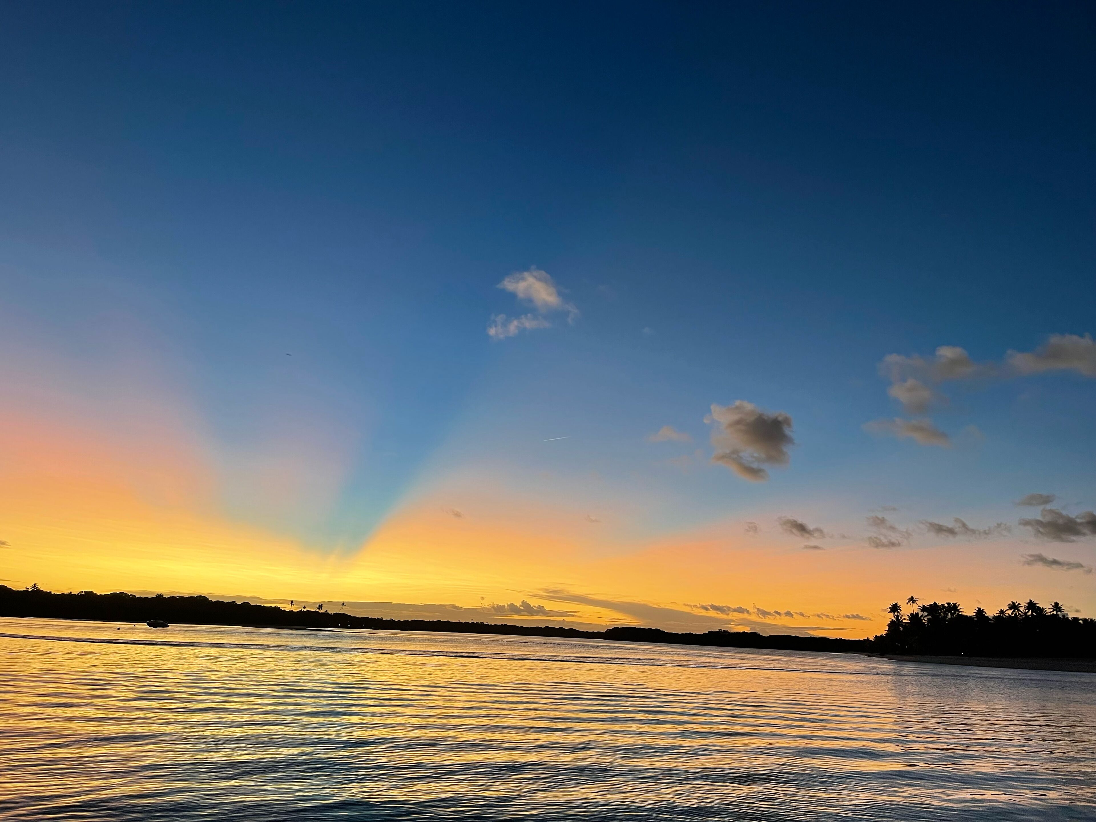 海灘、白沙、3 間海灘酒吧