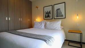 2 多间卧室、熨斗/熨衣板、WiFi、床单
