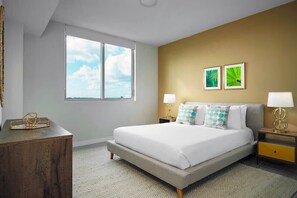 1 habitación, tabla de planchar con plancha, cuna de viaje y wifi 