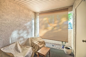 Interior - Couples, Snowbirds! Scottsdale Gem w/ Patio & Pool (Scottsdale)