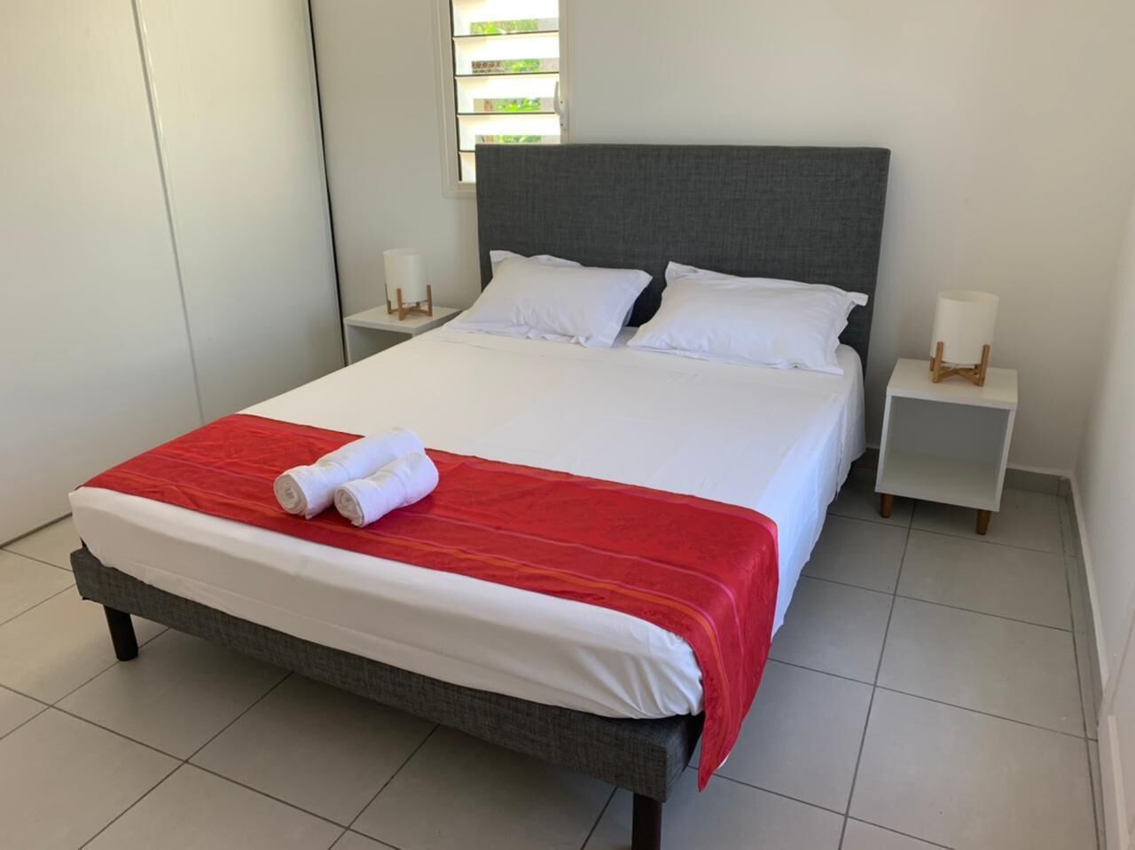 4 chambres, fer et planche à repasser, lit parapluie, Wi-Fi