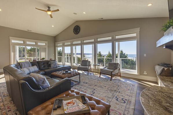 Smart TV, fireplace, table tennis