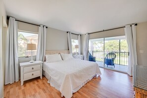 2 Schlafzimmer, Schreibtisch, Bügeleisen/Bügelbrett, Reisekinderbett