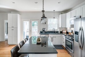 Fridge, microwave, oven, stovetop - Modern Boho Family House Near Shops & Restaurants in East Nashville (Nashville)