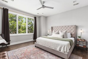 3 bedrooms, desk, iron/ironing board, free WiFi