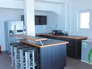 Casa | Cucina privata | Frigorifero, microonde, forno, bollitore elettrico